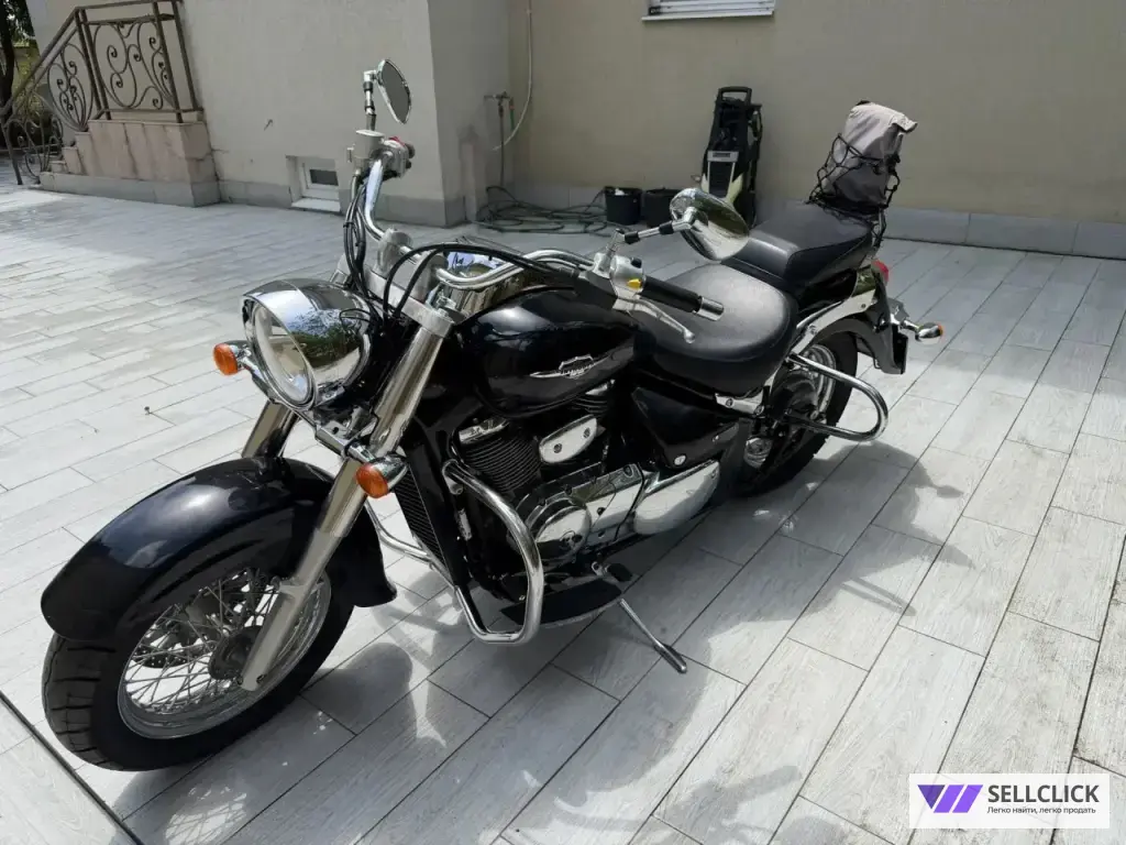 Suzuki VL800 Classic