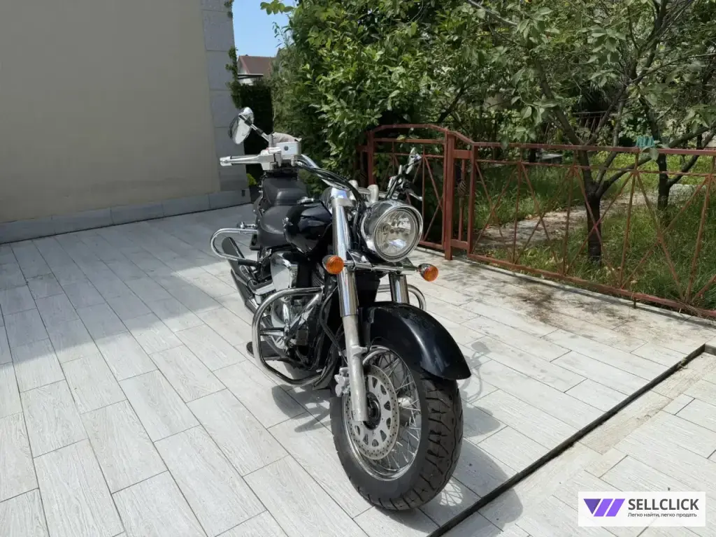 Suzuki VL800 Classic