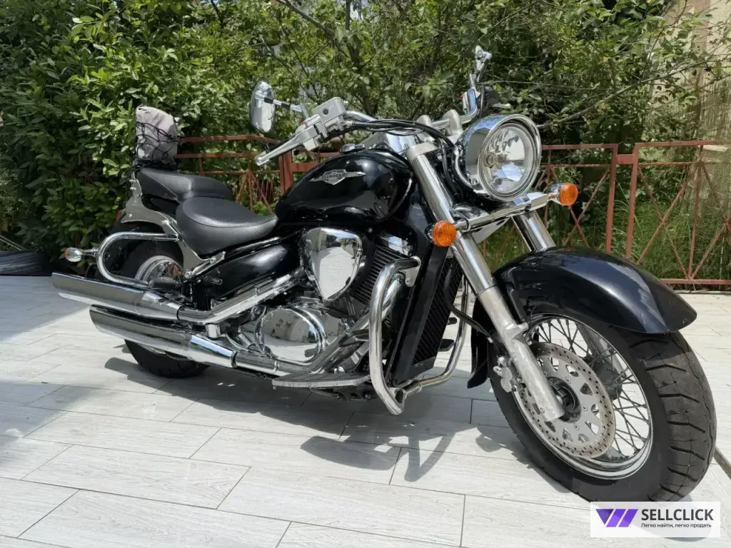 Suzuki VL800 Classic