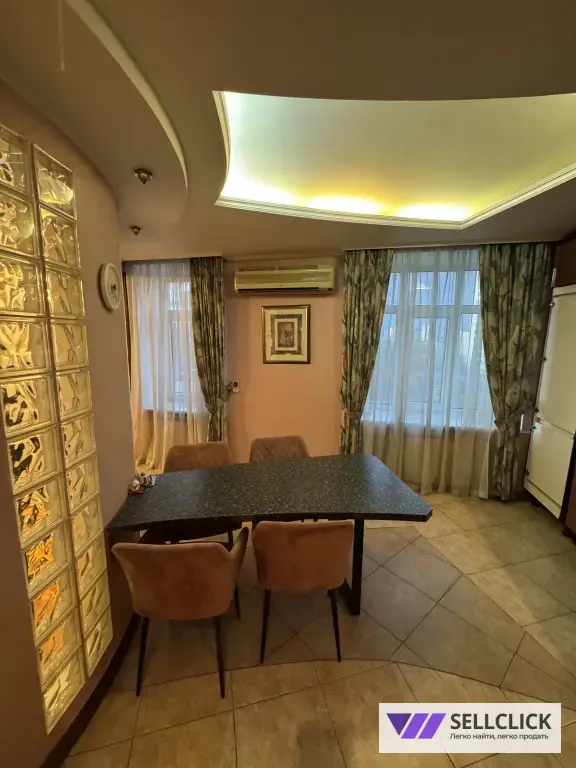 Квартира 4 комнаты, 158 м², 5/5 эт., Агент