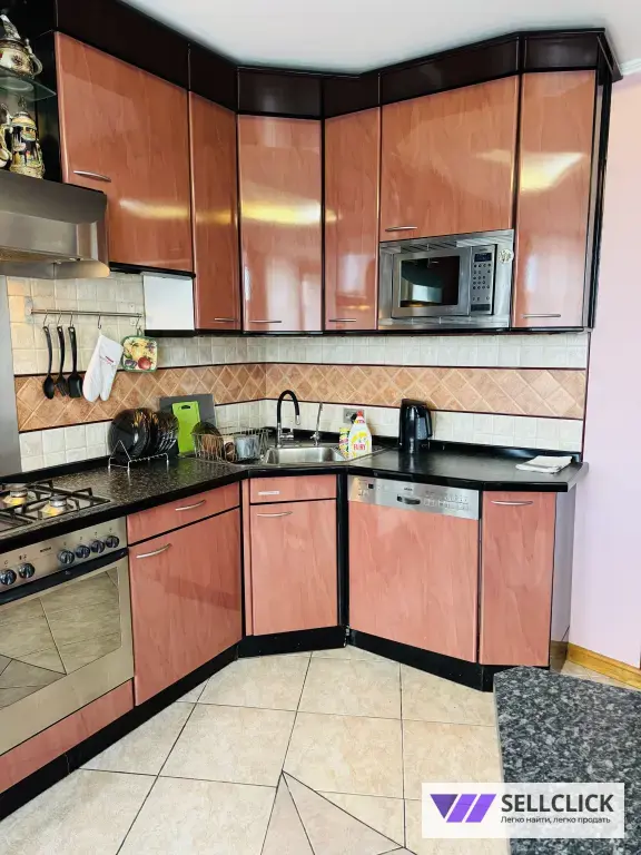 Квартира 4 комнаты, 158 м², 5/5 эт., Агент