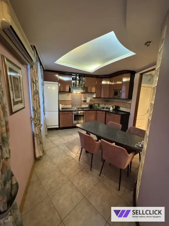 Квартира 4 комнаты, 158 м², 5/5 эт., Агент