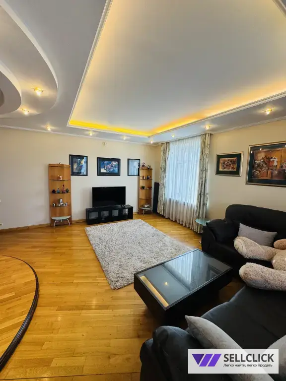 Квартира 4 комнаты, 158 м², 5/5 эт., Агент