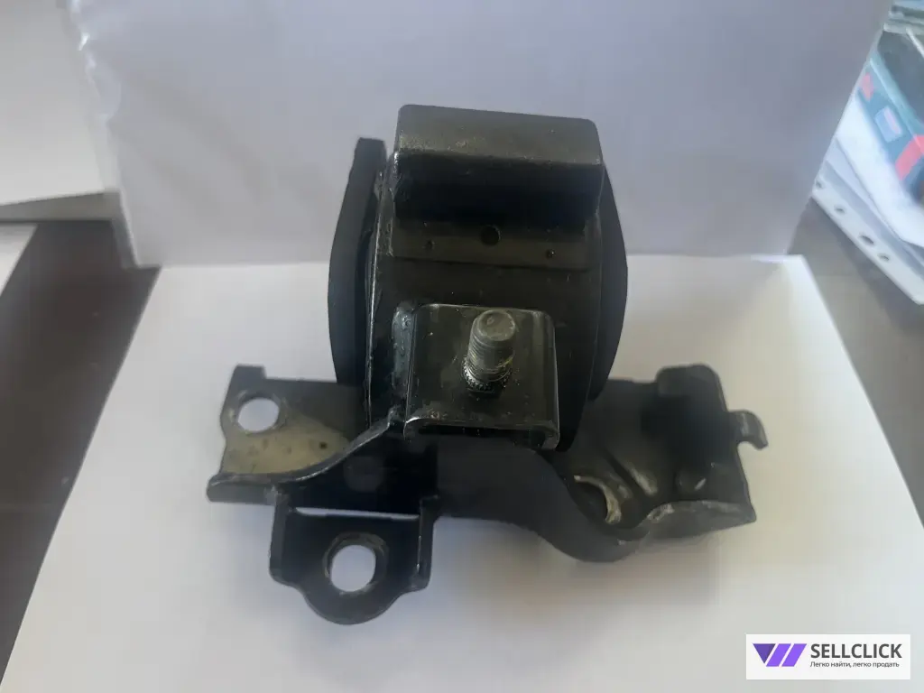 Подушка двигателя Toyota Vista CV40