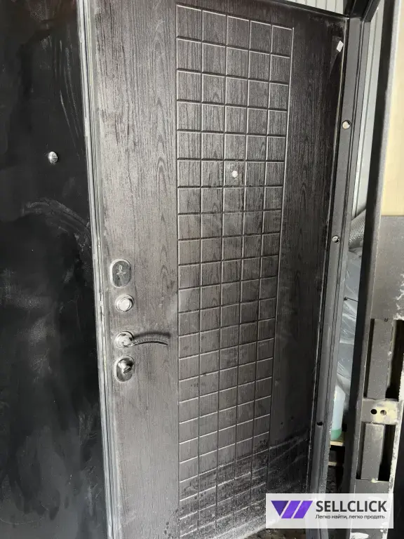 входные двери металические б/у