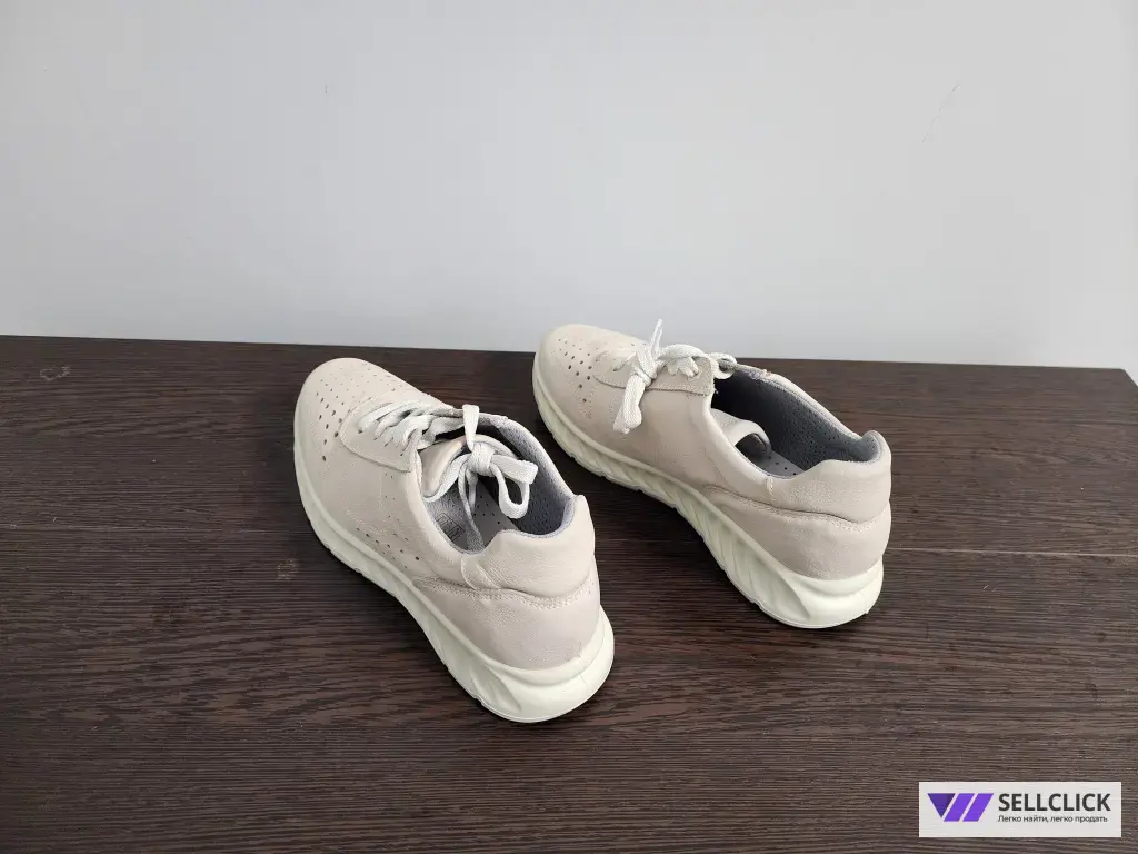 Кроссовки женские 37р новые CHESTER