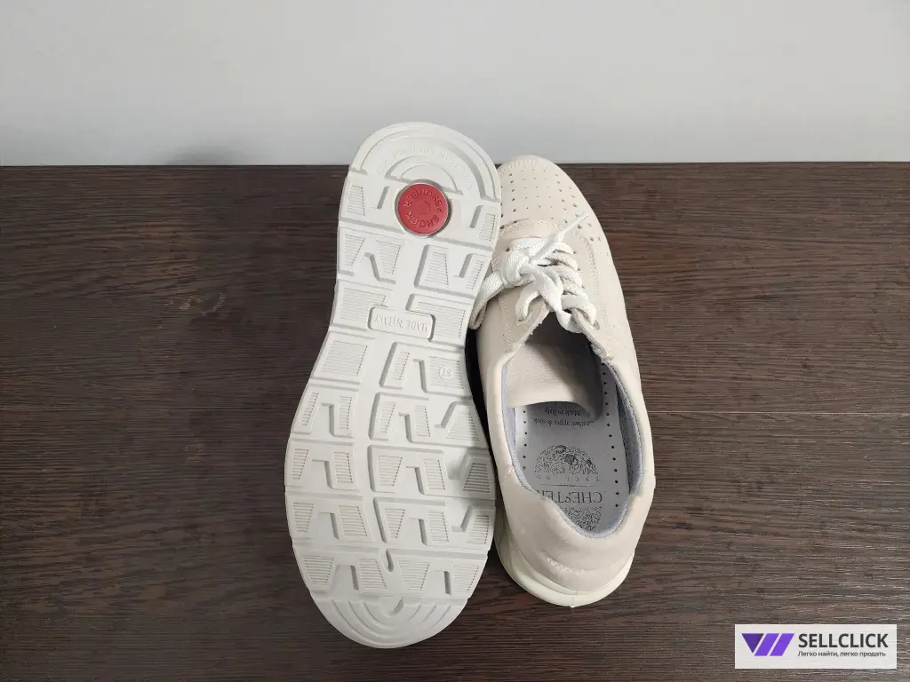 Кроссовки женские 37р новые CHESTER