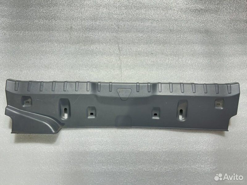 Накладка багажника BMW 7 F01 N54B30 2010