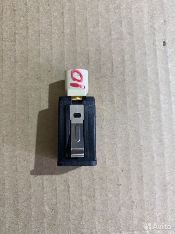 Разьем USB BMW 5 F10 N54B30 2011