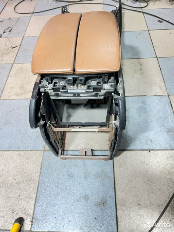 Центральная консоль BMW X5 E70 N52B30AF 2008