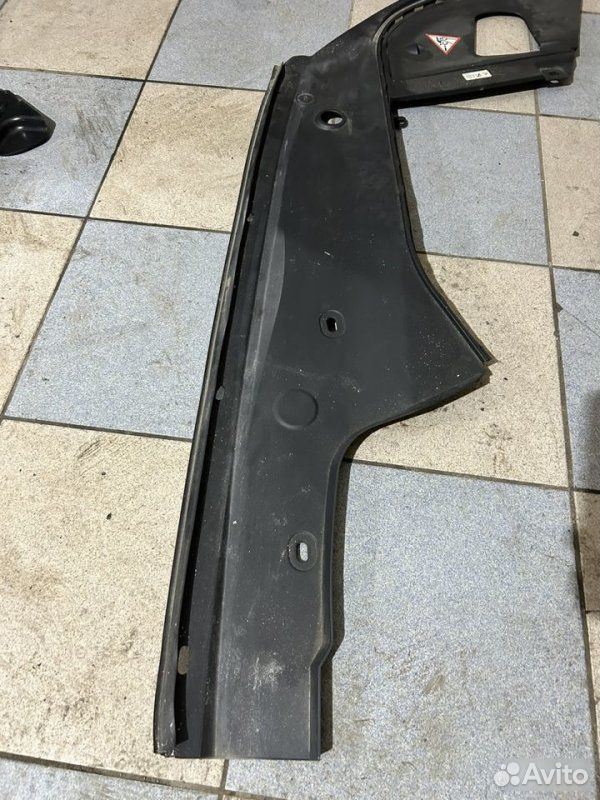 Кожух замка капота левый BMW 7 F01 N54B30 2010