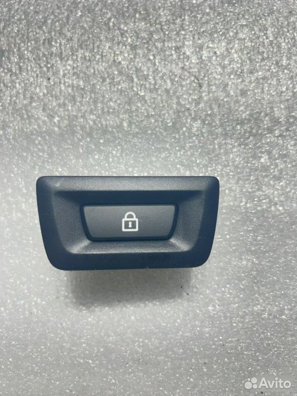 Кнопка центрального замка BMW 5 F10 N52B30 2010