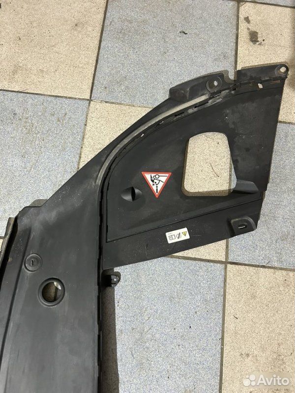 Кожух замка капота левый BMW 7 F01 N54B30 2010