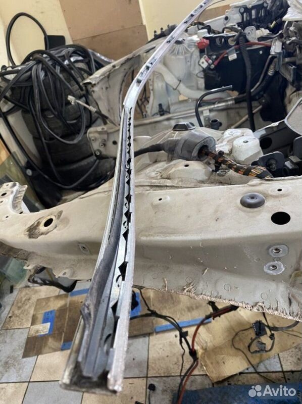 Молдинг крыши правый BMW 5 F10 N52B30 2010