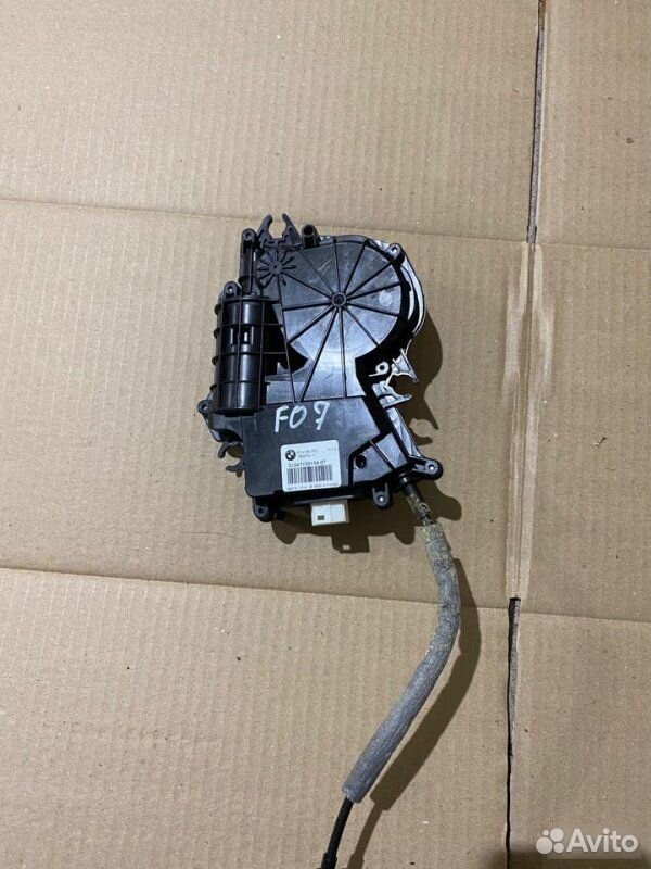 Доводчик багажника BMW 5 F07 N55B30 2010