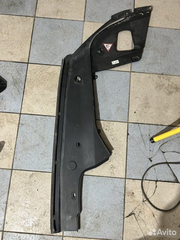 Кожух замка капота левый BMW 7 F01 N54B30 2010