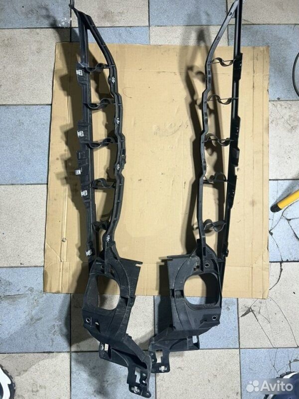 Кронштейн крыла передний BMW X5 E70 N62B48 2008