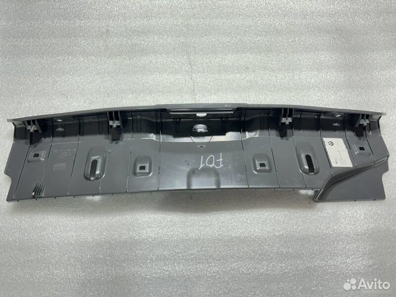 Накладка багажника BMW 7 F01 N54B30 2010