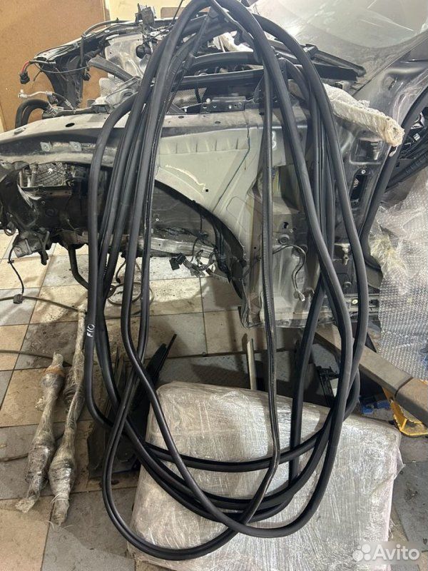 Уплотнитель двери BMW 5 F10 N52B30 2010