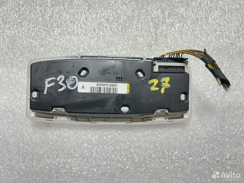Плафон подсветки салона BMW 3 F30 N20B20 2012