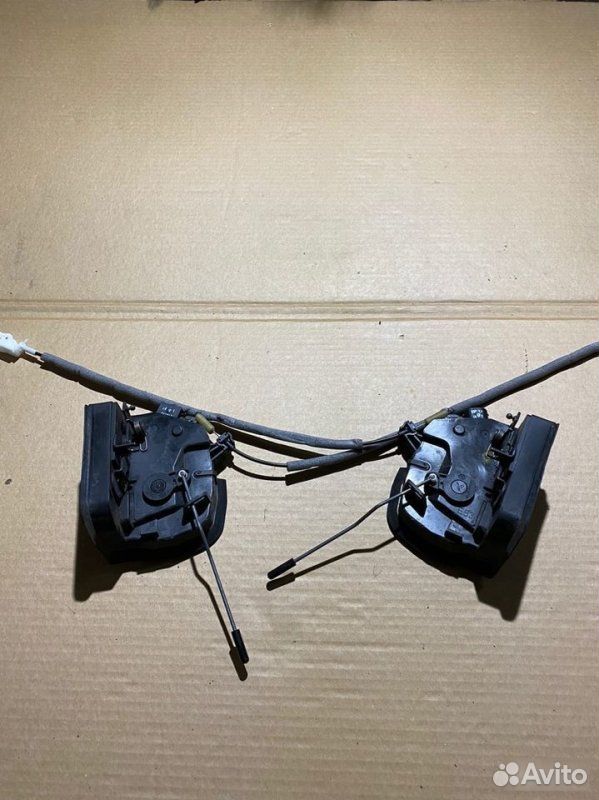Замок дверей задний BMW X5 E53 M54B30 2006
