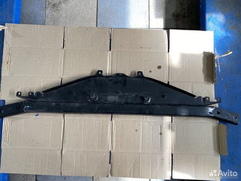 Панель передний BMW 7 F01 N54B30 2010
