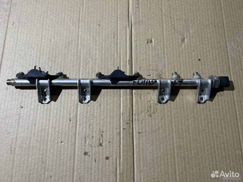 Топоивная рампа BMW 7 F01 N54B30 2010