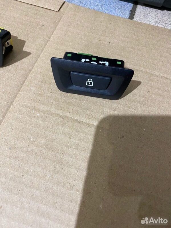 Кнопка открывания багажника BMW 5 F07 N55B30 2010