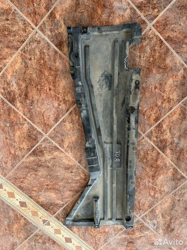 Защита днища правая BMW X5 E70 N62B48 2008
