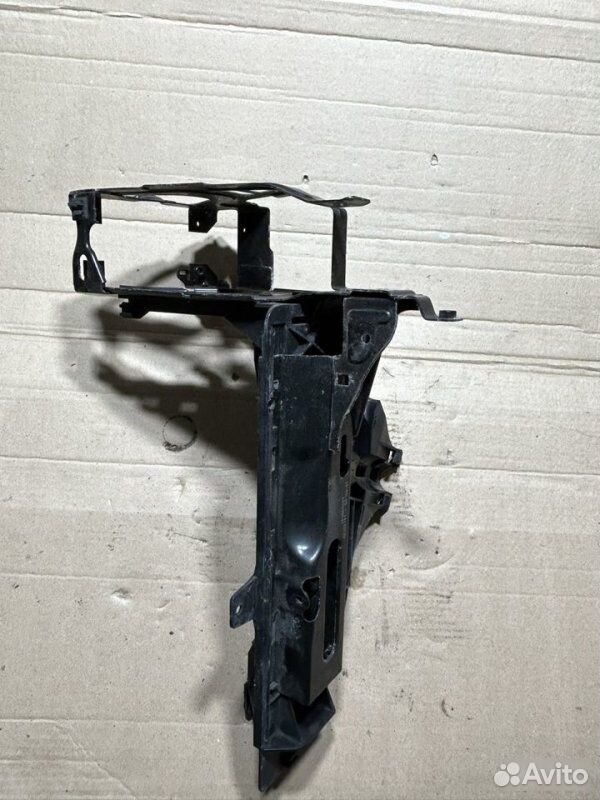 Кронштейн фары левый BMW 7 F01 N54B30 2010