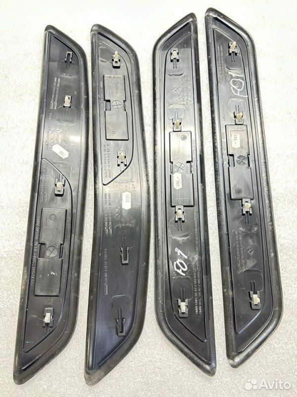 Накладки на пороги BMW 7 F01 N54B30 2010
