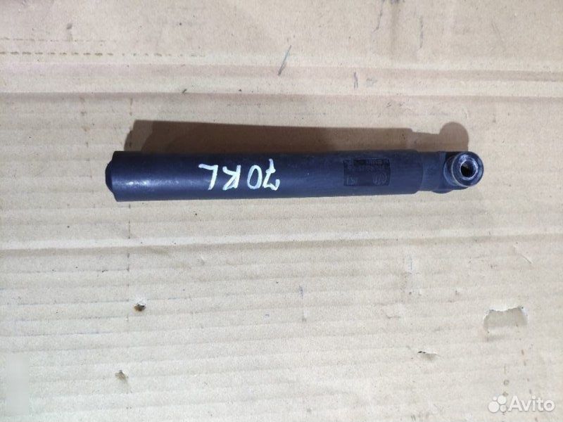 Опора багажной двери BMW X5 E70 N62B48 2008