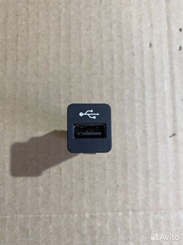 Разьем USB BMW 5 F10 N54B30 2011