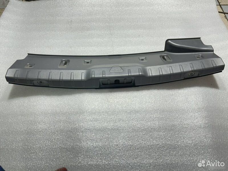 Накладка багажника BMW 7 F01 N54B30 2010