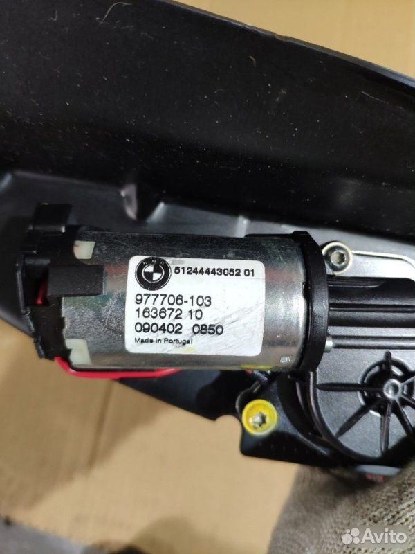 Доводчик багажной двери BMW X5 E70 N62B48 2008
