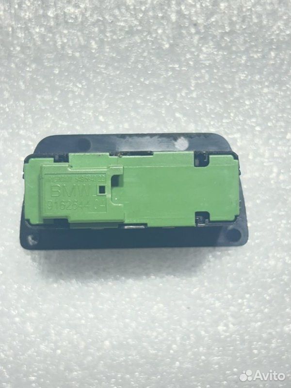 Кнопка центрального замка BMW 5 F10 N52B30 2010
