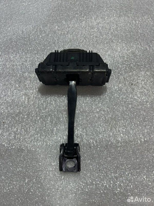 Ограничитель двери передний BMW X1 E84 N46B20 2010