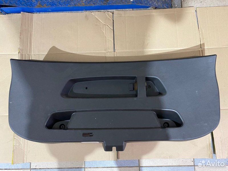 Накладка багажной двери BMW X1 E84 N46B20 2010