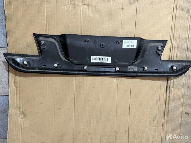 Накладка крышки багажника BMW 7 F01 N54B30 2010