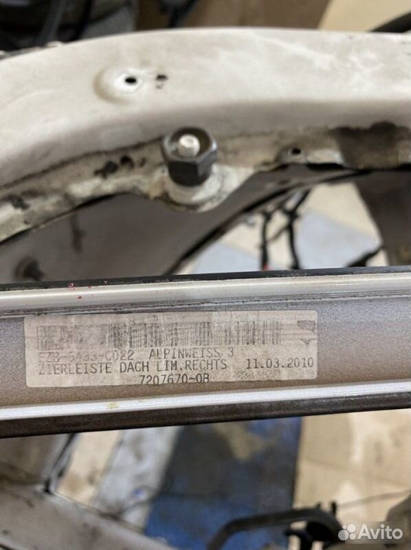 Молдинг крыши правый BMW 5 F10 N52B30 2010