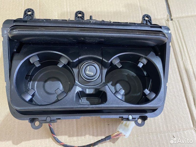 Подстаканник BMW 5 F10 N52B30 2010