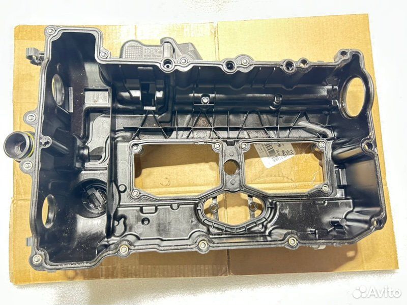Крышка клапанов BMW 3 F30 N20B20 2012