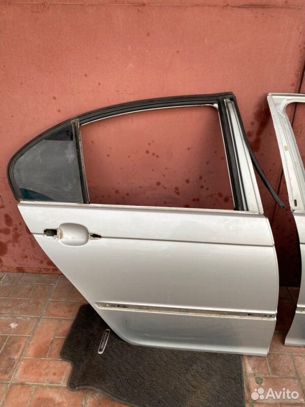 Дверь задняя правая BMW 3 E46 M54B30 2003