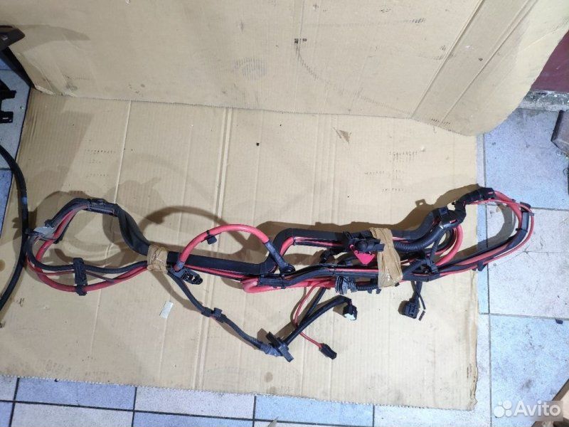 Плюсовой провод BMW X5 E70 N62B48 2008
