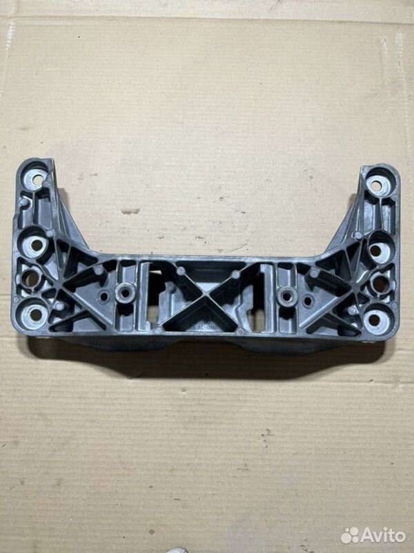 Кронштейн АКПП BMW 5 E60 M54B30 2005