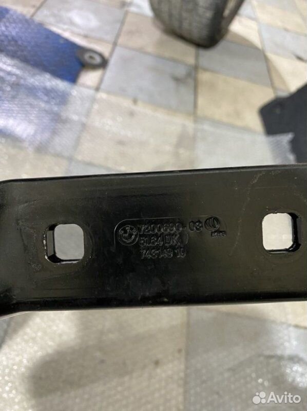Растяжка передней панели передняя BMW 5 F10 N52B30