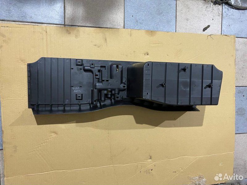 Крышка батареи BMW X5 E70 N62B48 2008