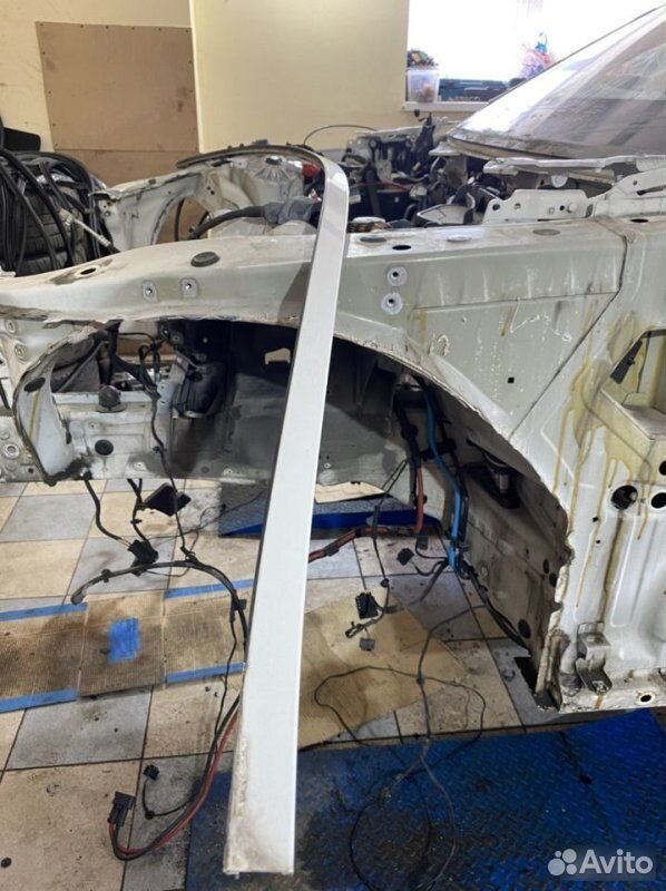 Молдинг крыши правый BMW 5 F10 N52B30 2010