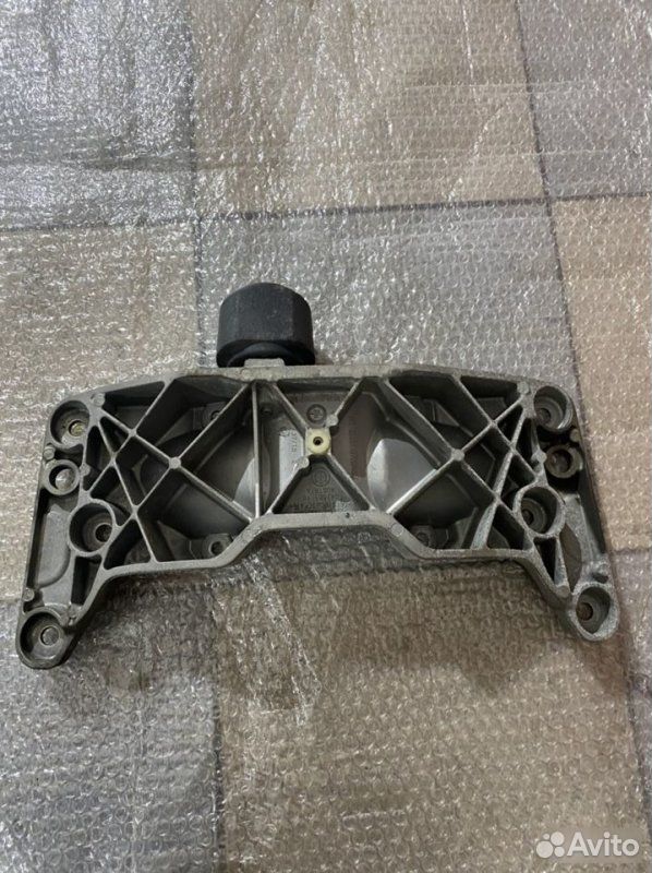 Кронштейн АКПП BMW 5 F10 N52B30 2010