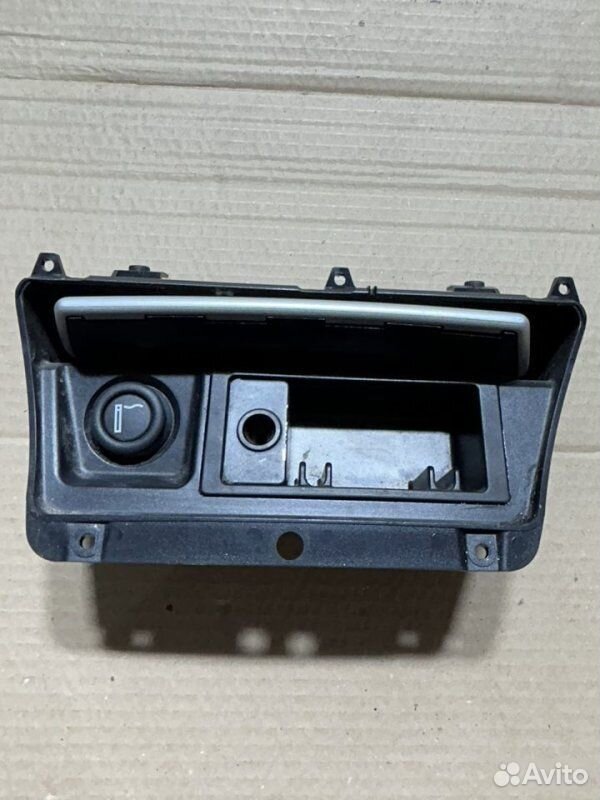 Пепельница передняя BMW X3 E83 N52B30 2006